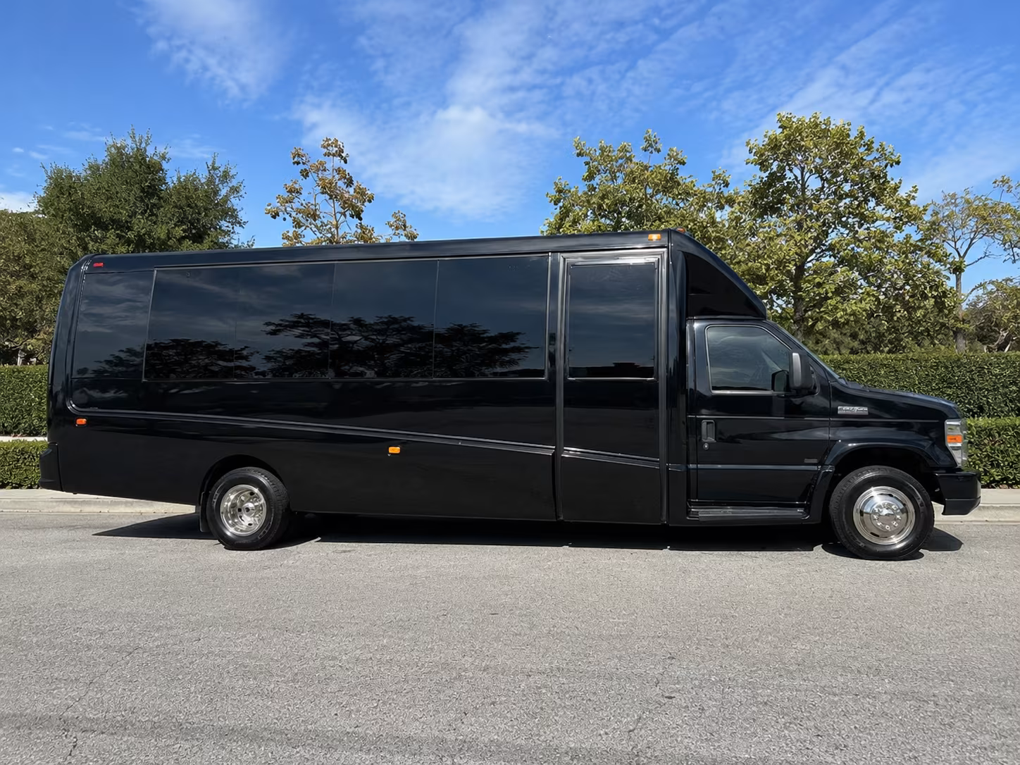 a charter bus makes cal poly pomona commencement day simple for every family