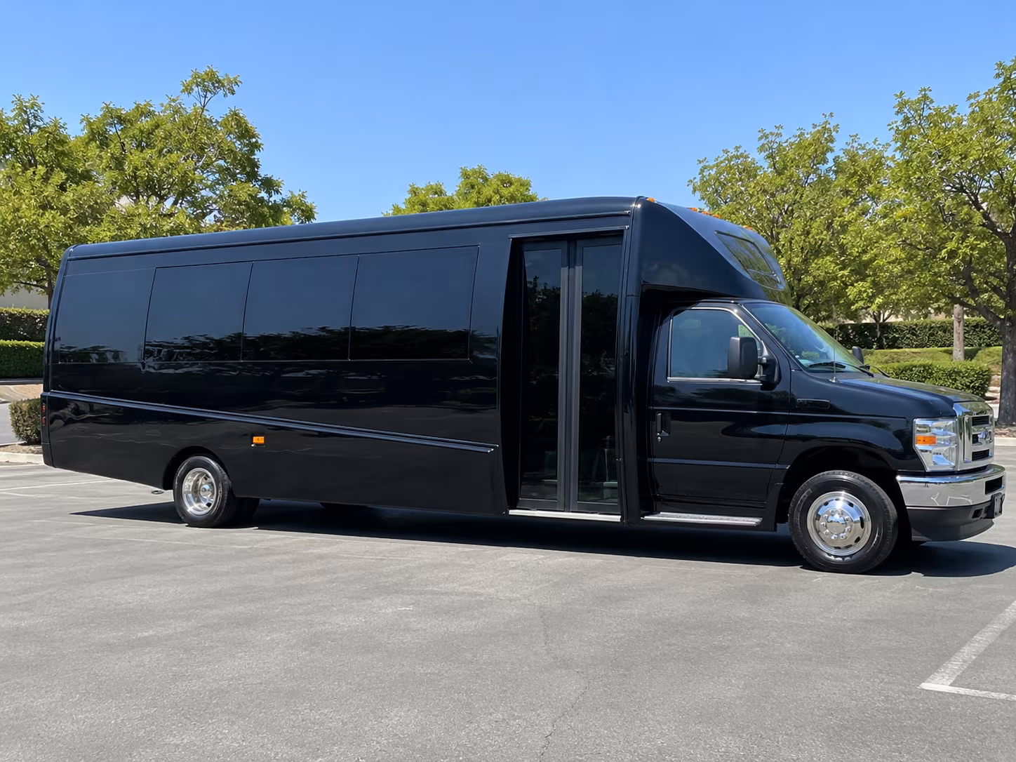 rancho cucamonga get the whole group to the dance with rancho cucamonga prom transportation